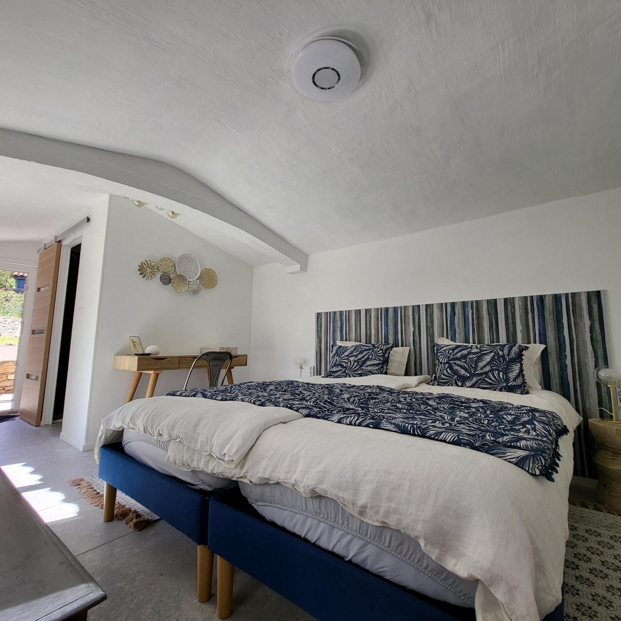 Les Pierres De Cezaire Hotel Saint-Cézaire-sur-Siagne Екстериор снимка