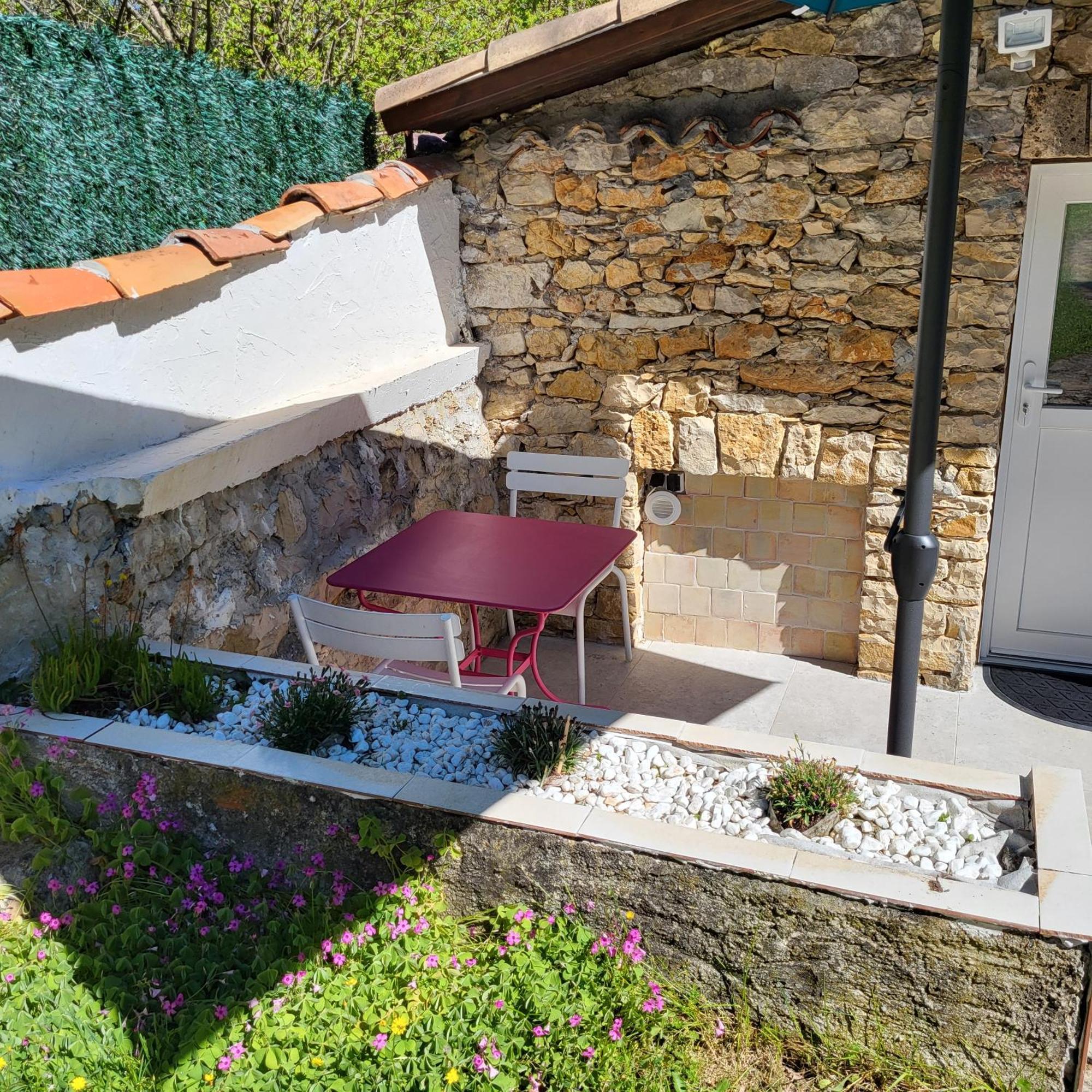 Les Pierres De Cezaire Hotel Saint-Cézaire-sur-Siagne Екстериор снимка
